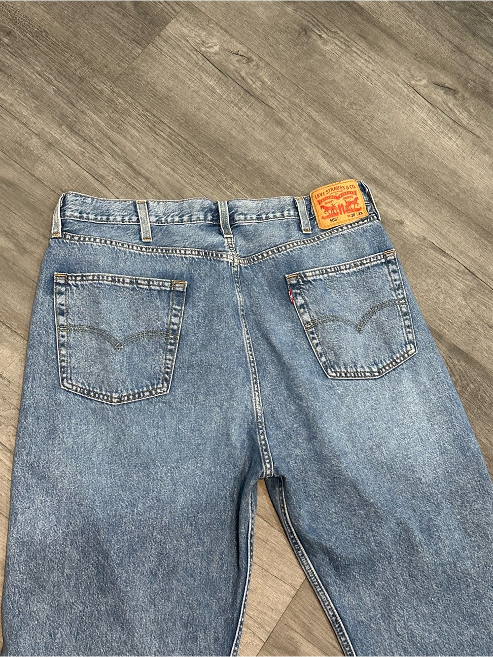 Levi's Men's 565 jeans size W38 x L32